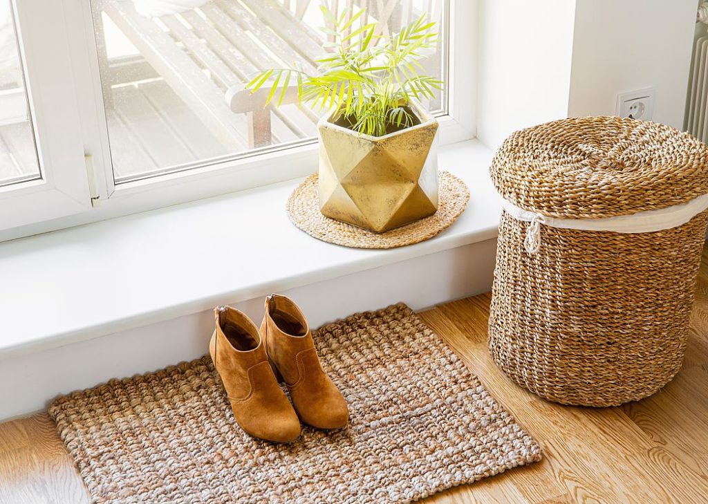 For Japandi style, minimalist look, use natural containers such as boxes and baskets